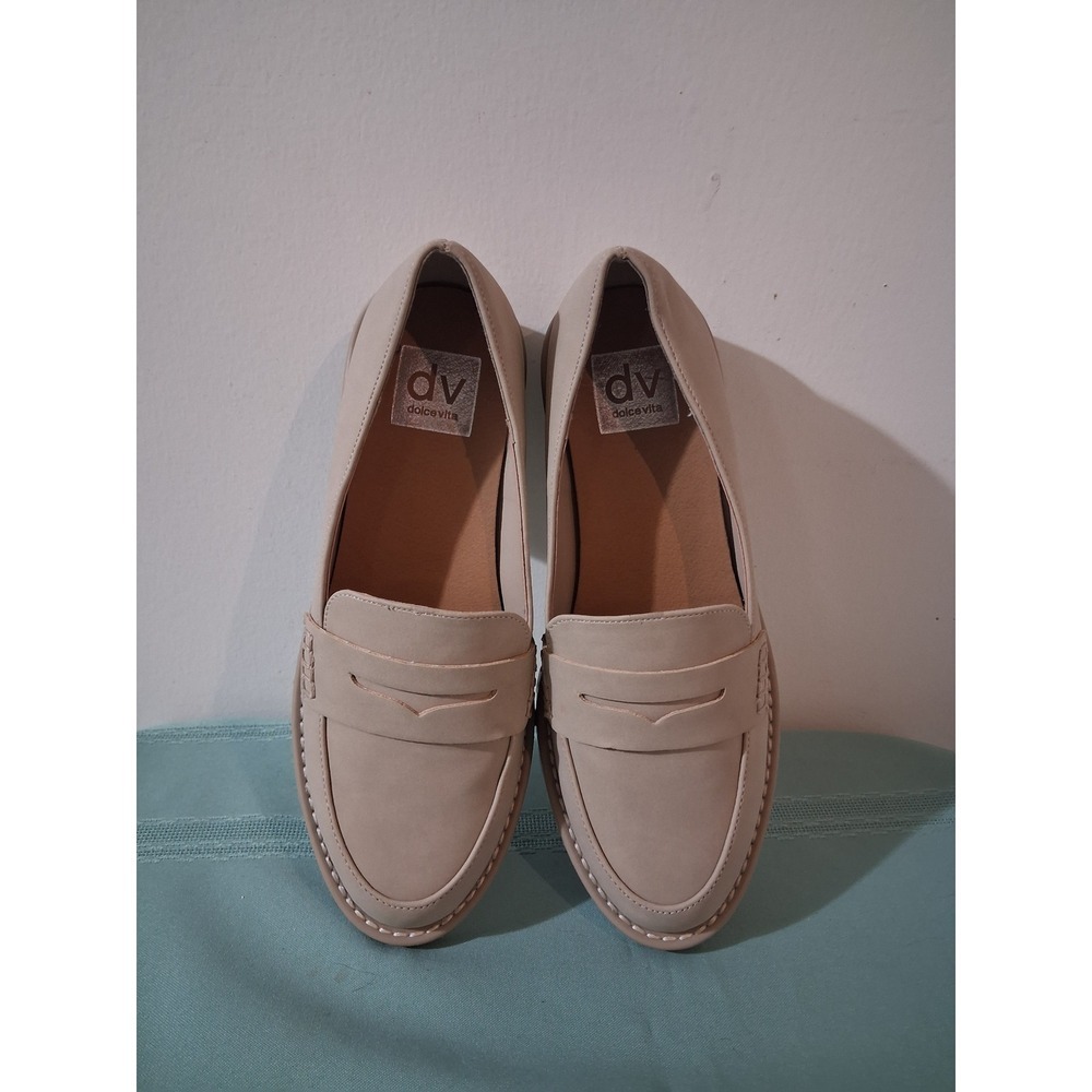 DV Dolce Vita Crisp Beige Lug Sole Penny Loafers Womens 6 Slip On Shoes